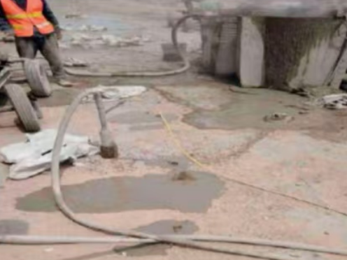 尚义水泥混凝土路面板底注浆技术 路面脱空注浆整治方案