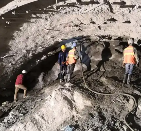 尚义拱顶带模注浆料的施工流程及注意事项